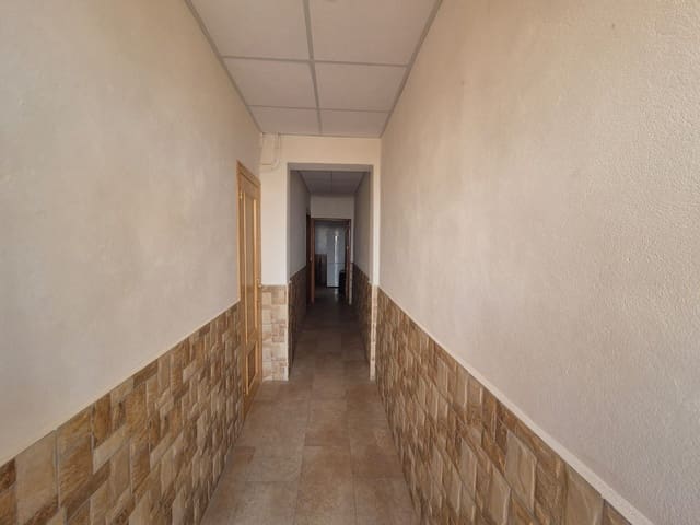 Casa de 5 habitaciones en Fines en venta - 109.000 € (Ref: 8648429)