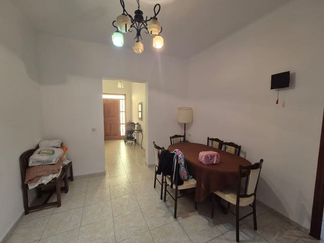 Casa de 5 habitaciones en Fines en venta - 109.000 € (Ref: 8648429)