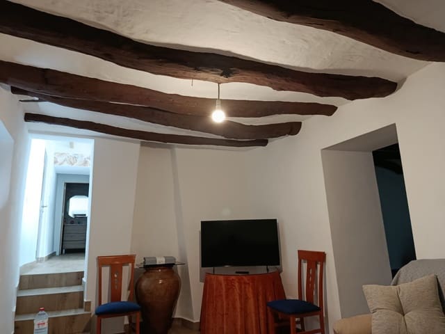 4 soveværelse Byhus til leje i Chercos med garage - € 750 (Ref: 8930102)