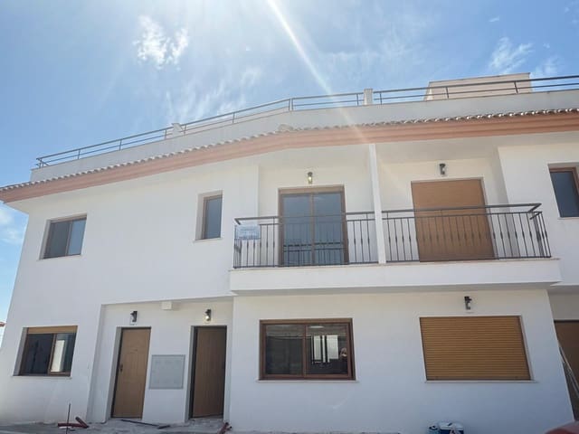 3 soveværelse Semi-Rækkehus til leje i Almanzora, Cantoria - € 750 (Ref: 9009136)