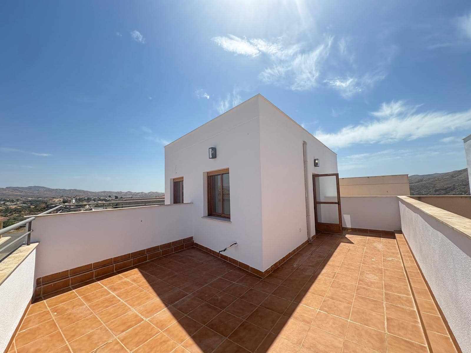 3 camera da letto Villetta Bifamiliare da affittare in Almeria citta - 750 € (Rif: 9009136)