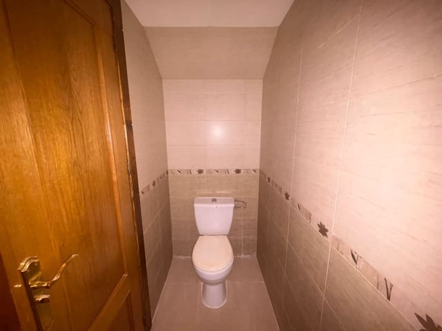 3 quarto Moradia Geminada para arrendar em Almeria cidade - 750 € (Ref: 9009136)