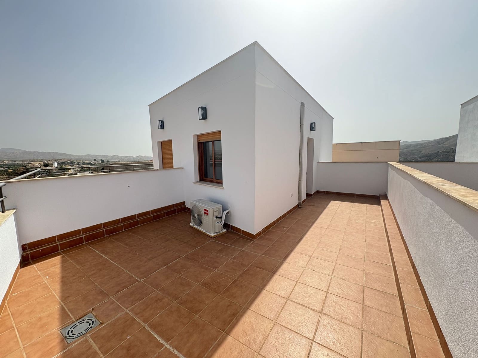 3 camera da letto Villetta Bifamiliare da affittare in Almeria citta - 750 € (Rif: 9009136)