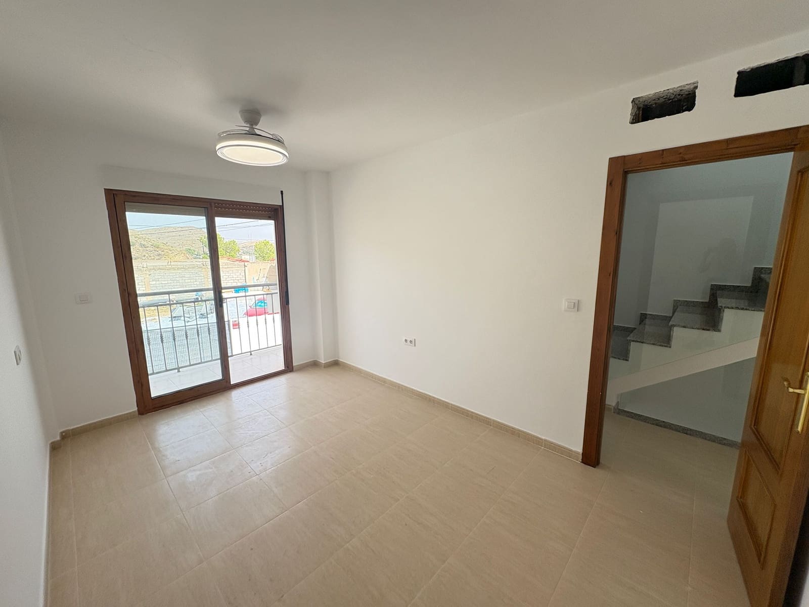 3 camera da letto Villetta Bifamiliare da affittare in Almeria citta - 750 € (Rif: 9009136)