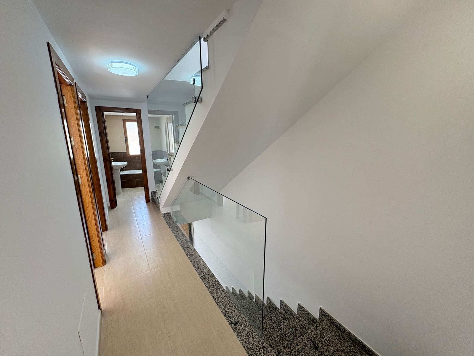 3 camera da letto Villetta Bifamiliare da affittare in Almeria citta - 750 € (Rif: 9009136)