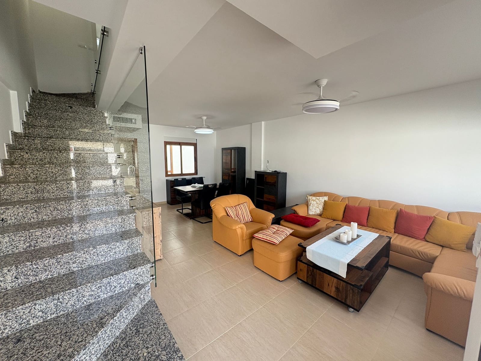 3 camera da letto Villetta Bifamiliare da affittare in Almeria citta - 750 € (Rif: 9009136)