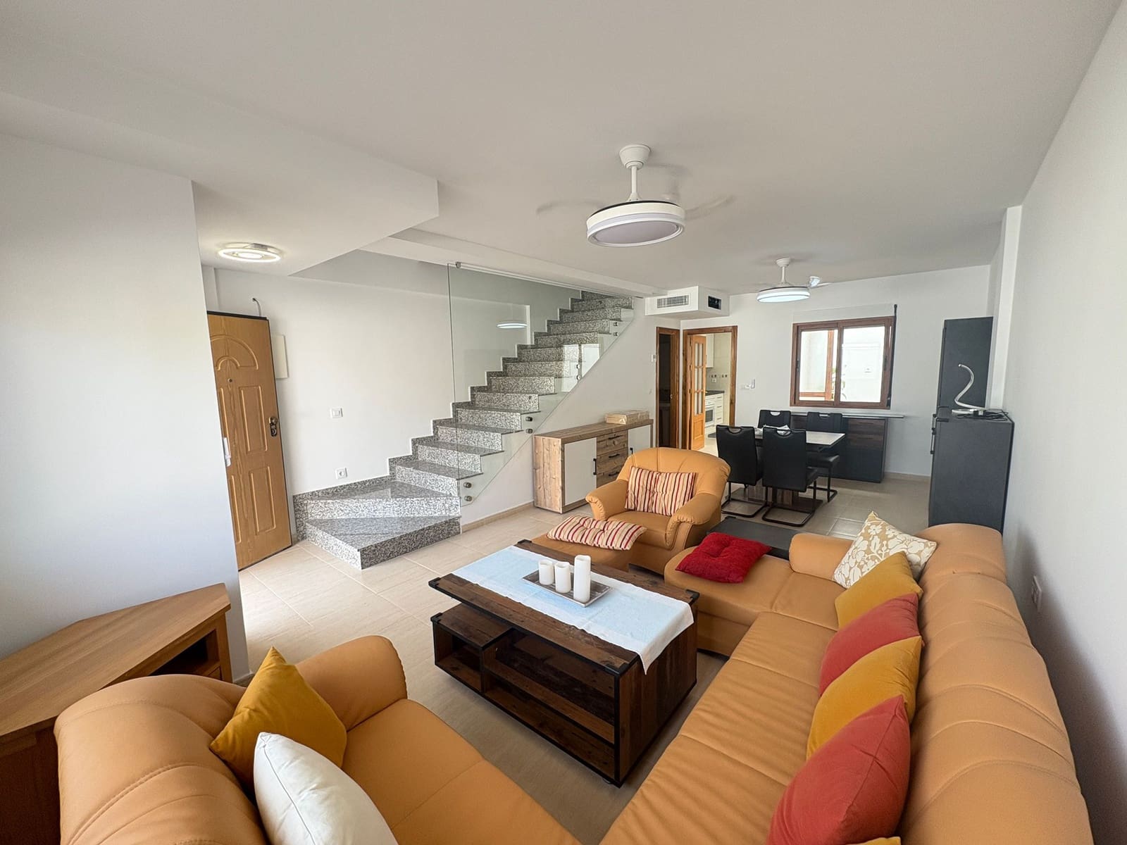 3 camera da letto Villetta Bifamiliare da affittare in Almeria citta - 750 € (Rif: 9009136)