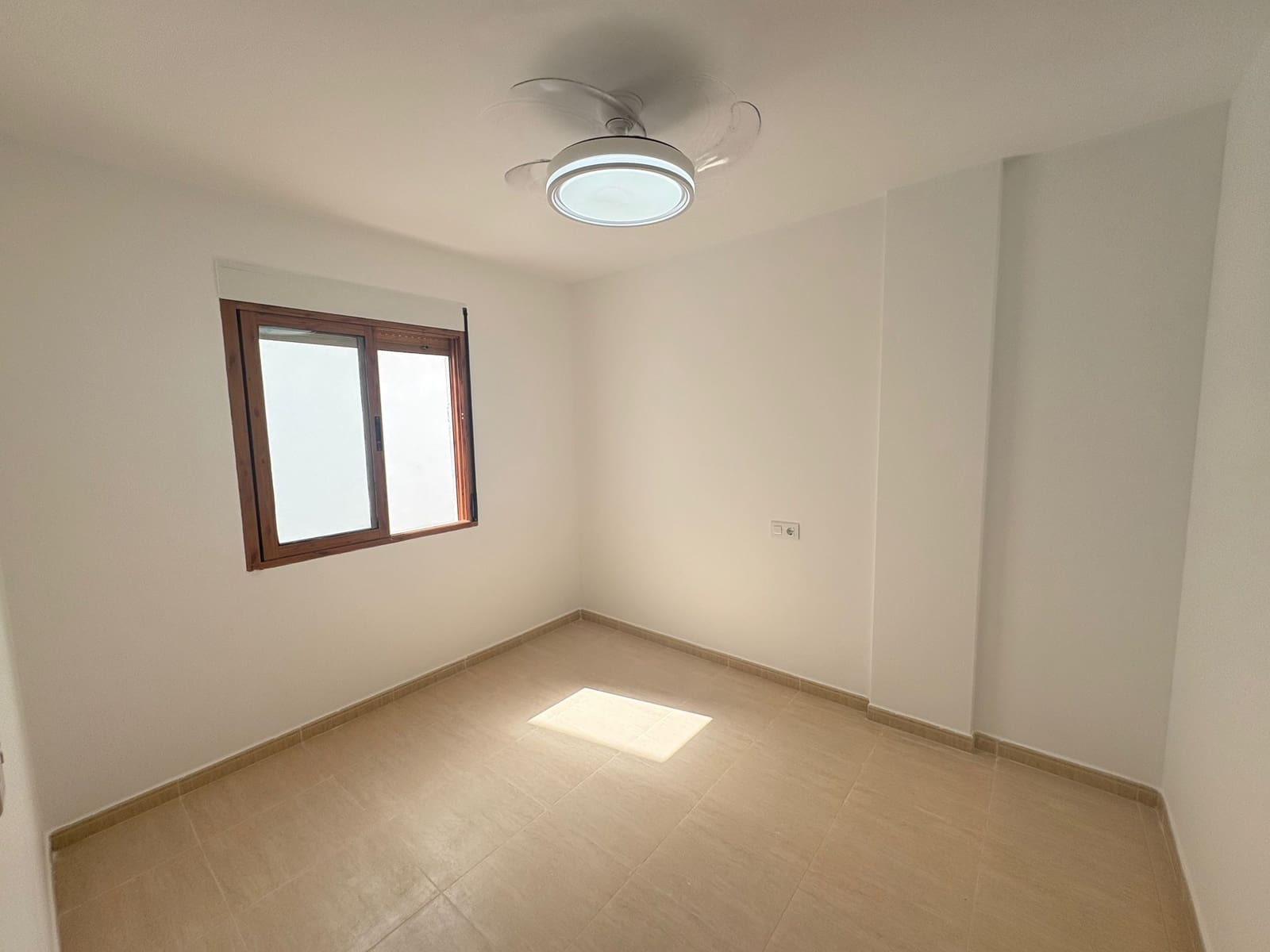 3 camera da letto Villetta Bifamiliare da affittare in Almeria citta - 750 € (Rif: 9009136)