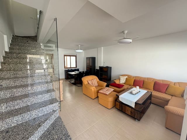 3 Zimmer Doppelhaus zu vermieten in Almería Stadt - 750 € (Ref: 9009136)