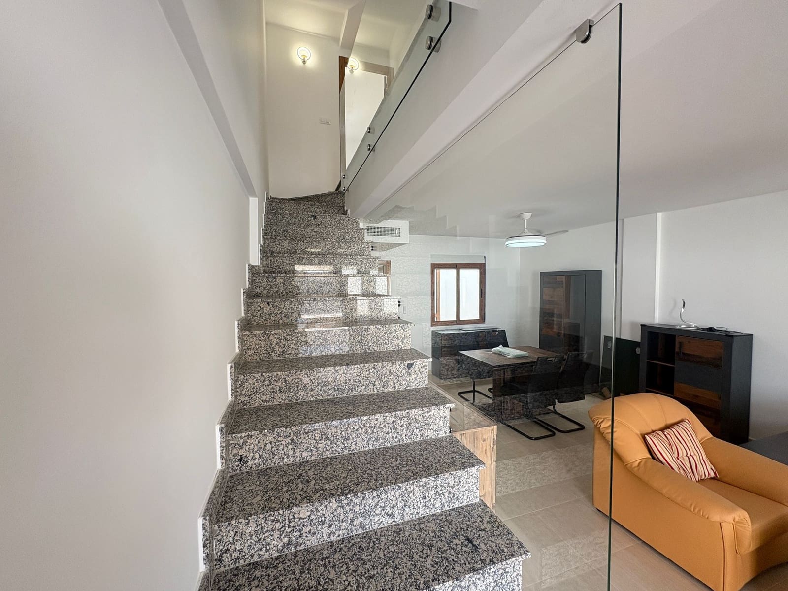 3 camera da letto Villetta Bifamiliare da affittare in Almeria citta - 750 € (Rif: 9009136)