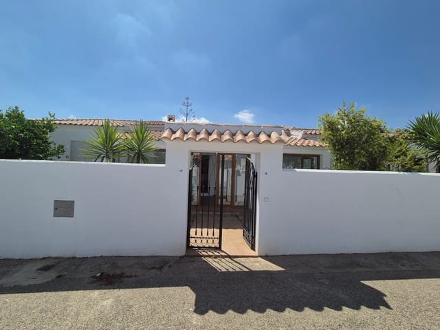 5 bedroom Villa for sale in Arboleas with pool - € 299,000 (Ref: 9117453)