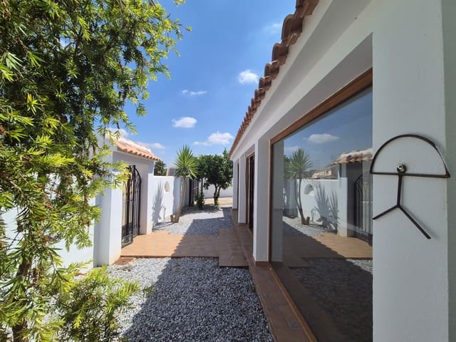 5 bedroom Villa for sale in Arboleas with pool - € 299,000 (Ref: 9117453)