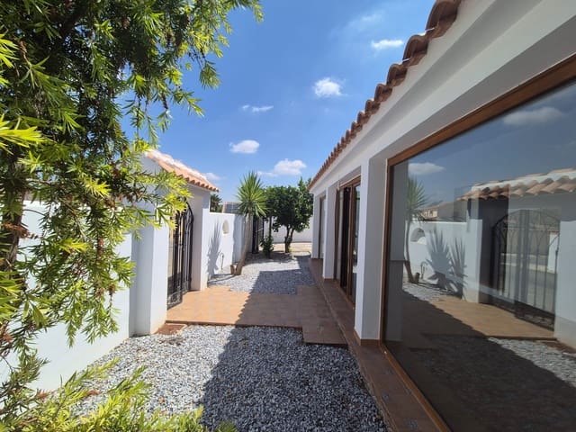5 bedroom Villa for sale in Arboleas with pool - € 299,000 (Ref: 9117453)