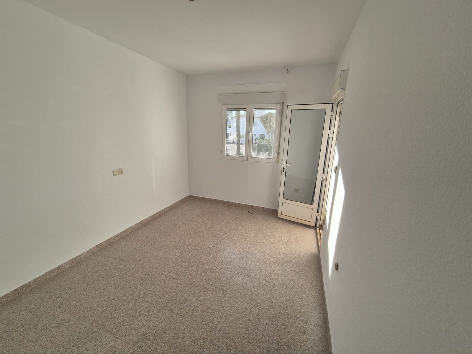 2 Zimmer Strandapartment zu vermieten in Mojacar mit Pool - 950 € (Ref: 9221297)