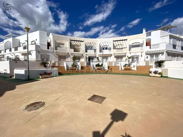 2 bedroom Beach Apartment for rent in Mojácar with pool - € 950 (Ref: 9221297)