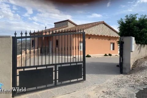 3 soverom Villa til leie i Almanzora, Cantoria med garasje - € 950 (Ref: 9240506)