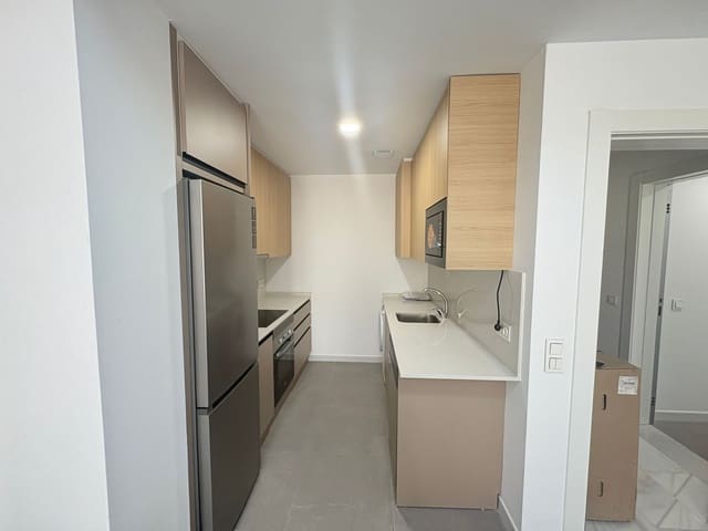 2 bedroom Apartment for rent in Almería city - € 500 (Ref: 9326935)