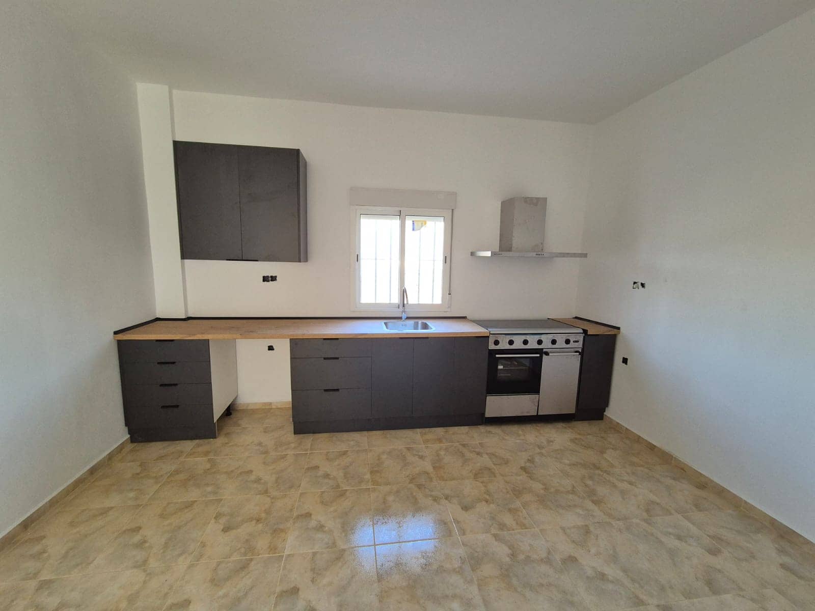 3 bedroom Finca/Country House for rent in Almeria city - € 1,100 (Ref: 9331263)