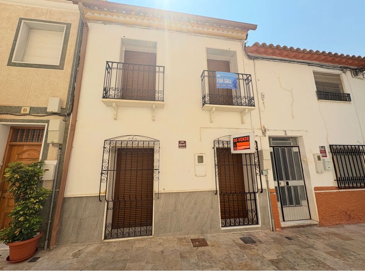 3 sovrum Hus att hyra i Almeria stad med pool garage - 1 500 € (Ref: 9349759)