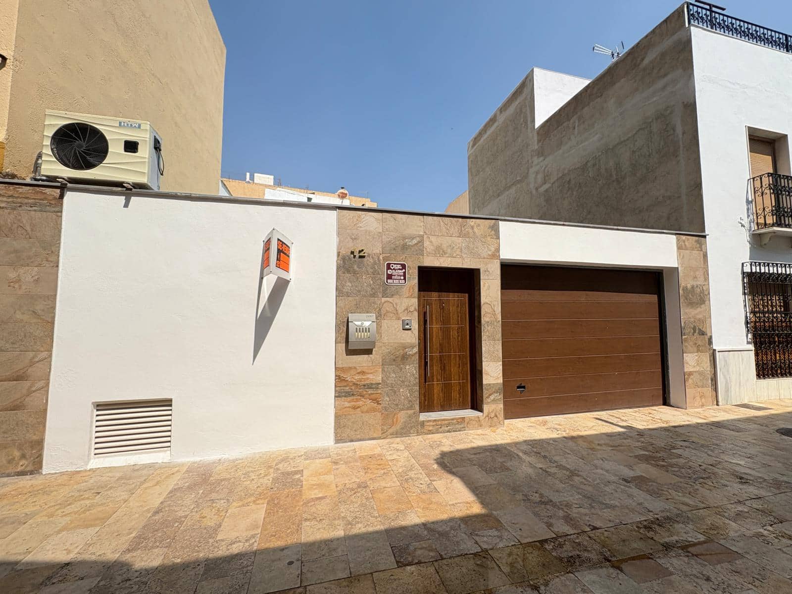 3 sovrum Hus att hyra i Almeria stad med pool garage - 1 500 € (Ref: 9349759)