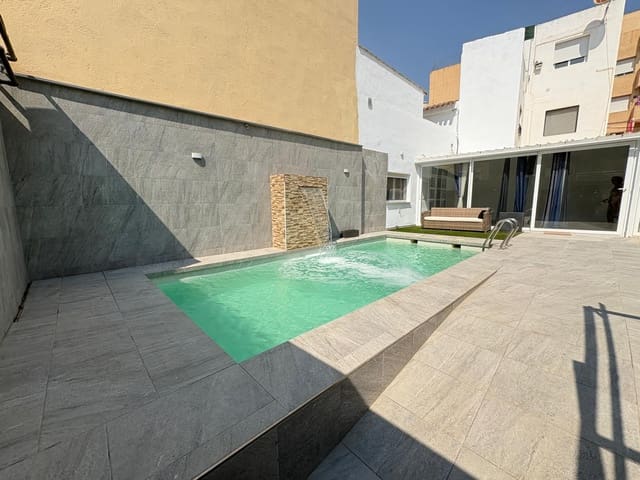 3 soveværelse Byhus til leje i Almería by med swimmingpool garage - € 1.500 (Ref: 9349759)
