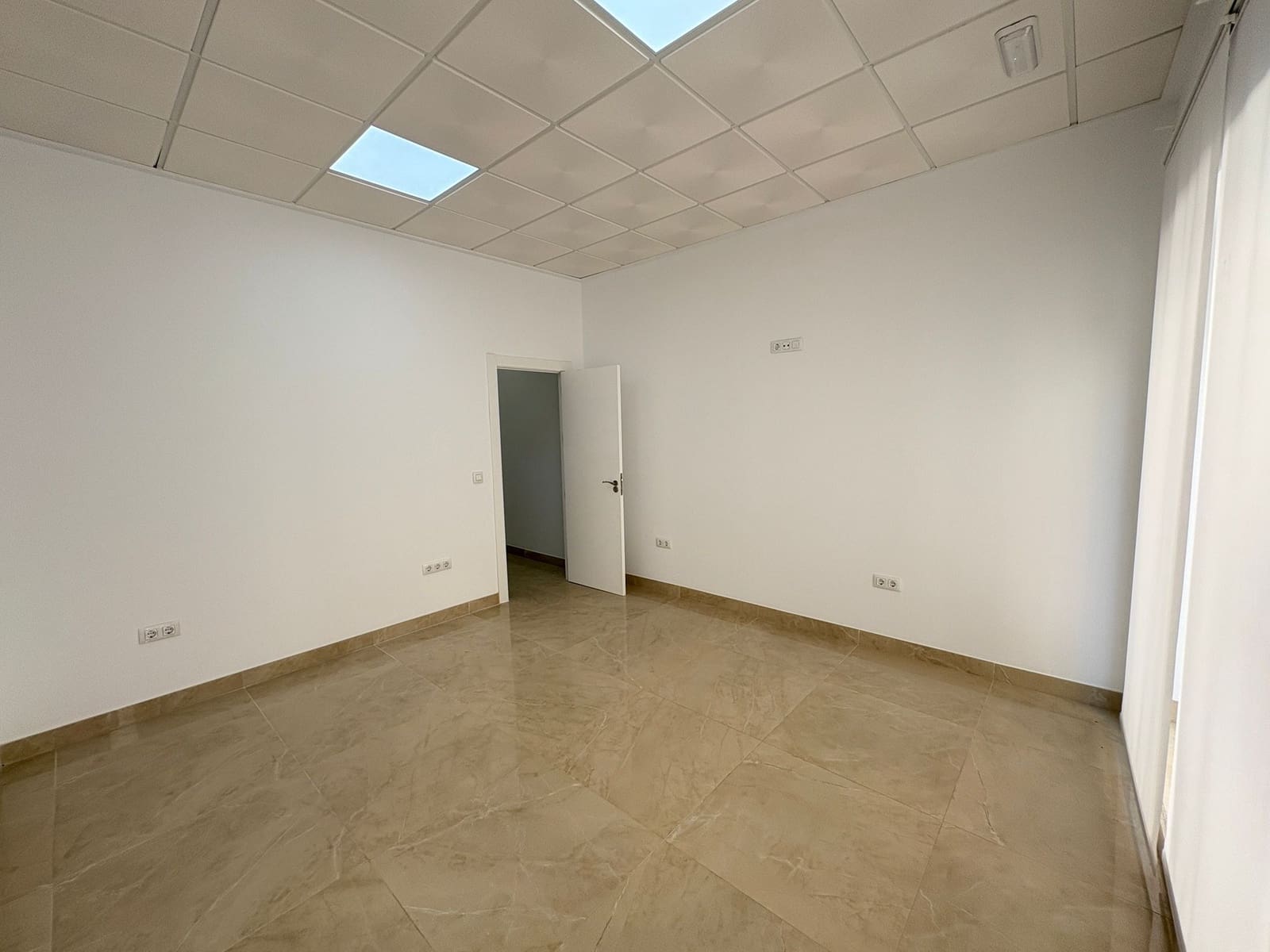 3 sovrum Hus att hyra i Almeria stad med pool garage - 1 500 € (Ref: 9349759)