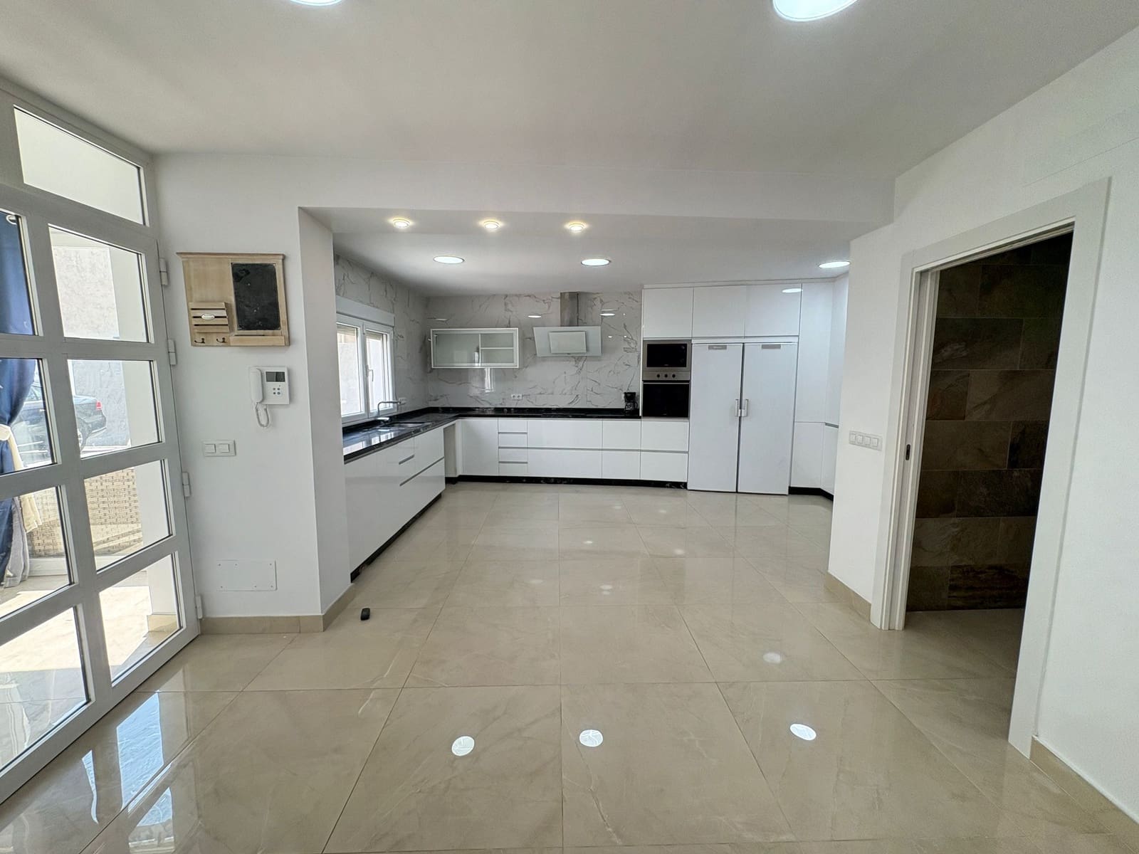 3 sovrum Hus att hyra i Almeria stad med pool garage - 1 500 € (Ref: 9349759)