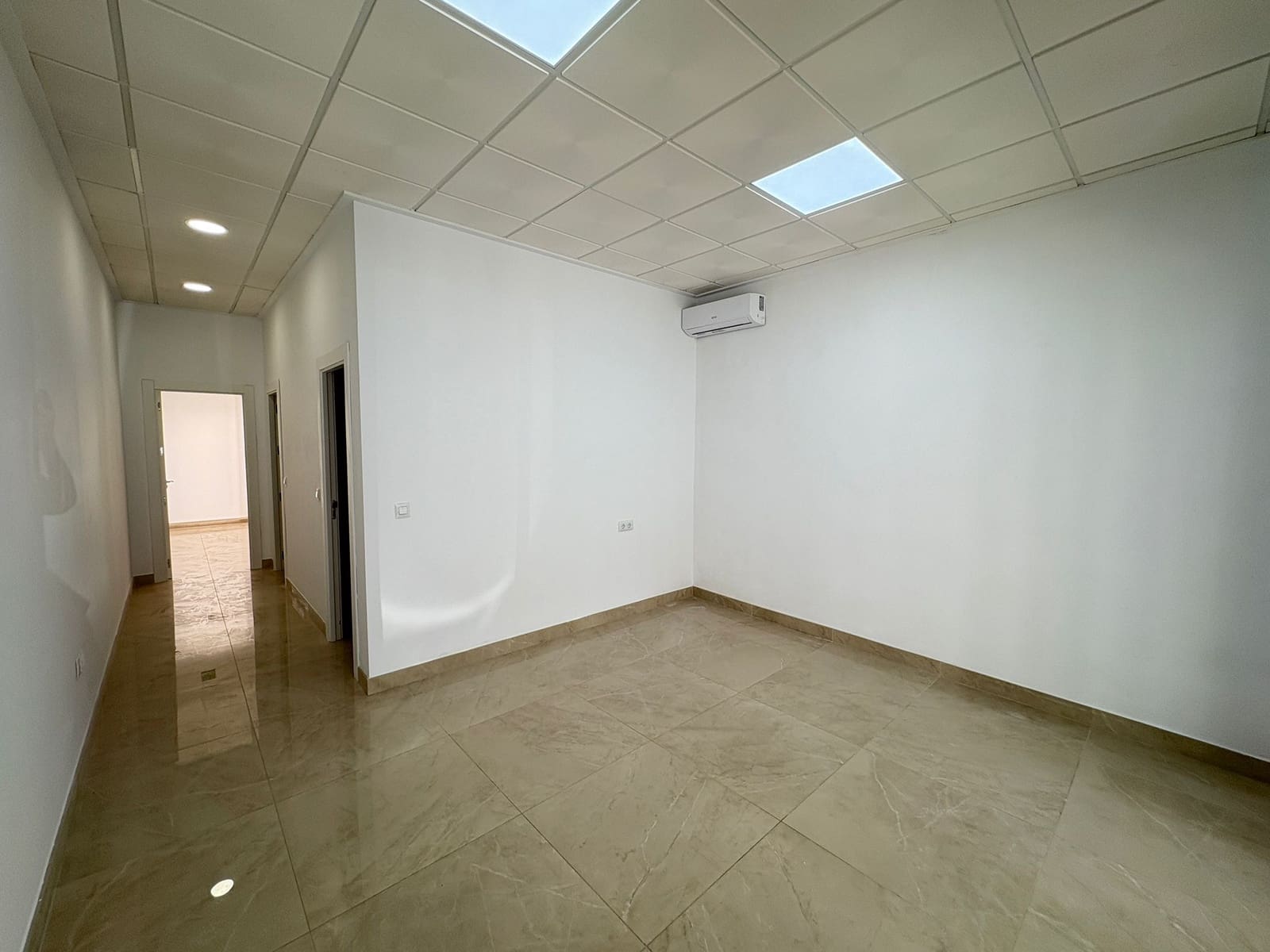 3 sovrum Hus att hyra i Almeria stad med pool garage - 1 500 € (Ref: 9349759)