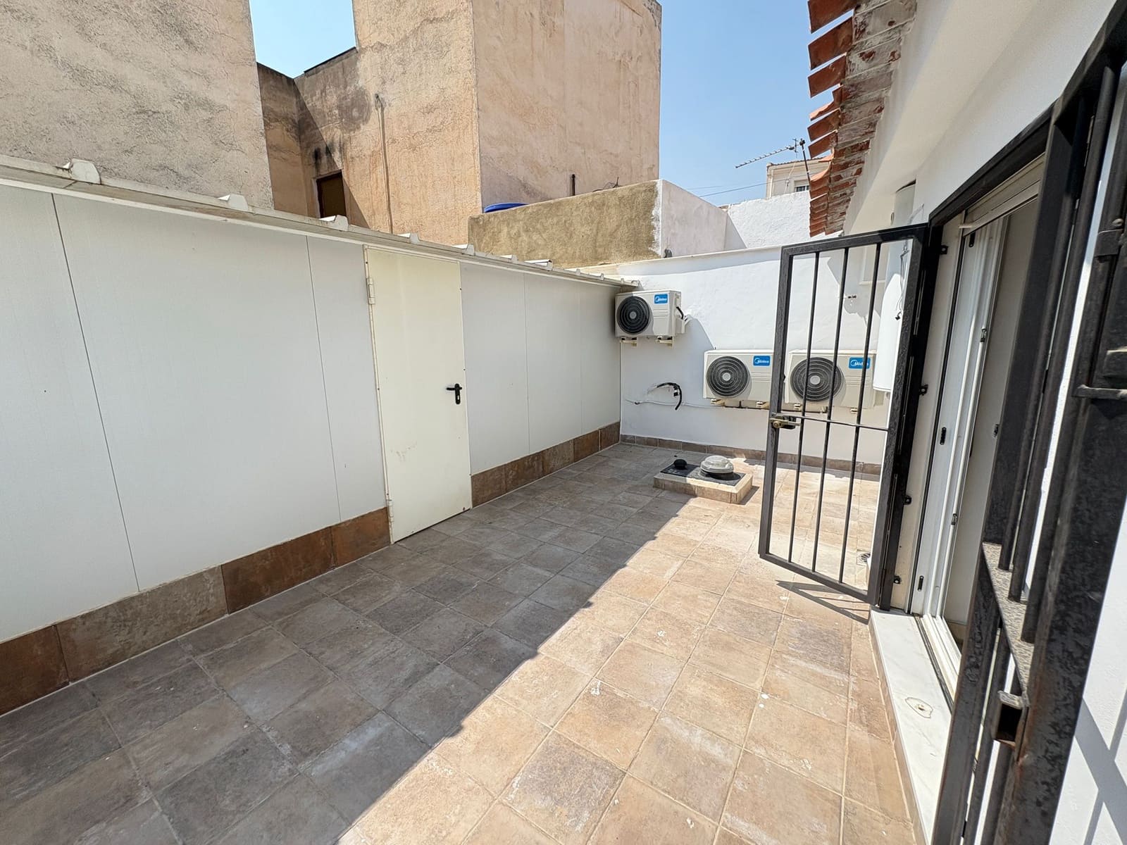 3 sovrum Hus att hyra i Almeria stad med pool garage - 1 500 € (Ref: 9349759)