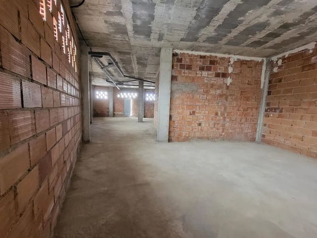 Business for rent in Albox - € 400 (Ref: 9357588)