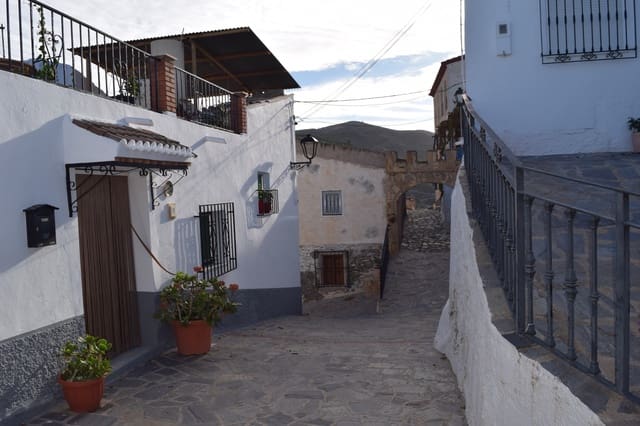 8 soveværelse Byhus til salg i Líjar - € 69.000 (Ref: 9372241)