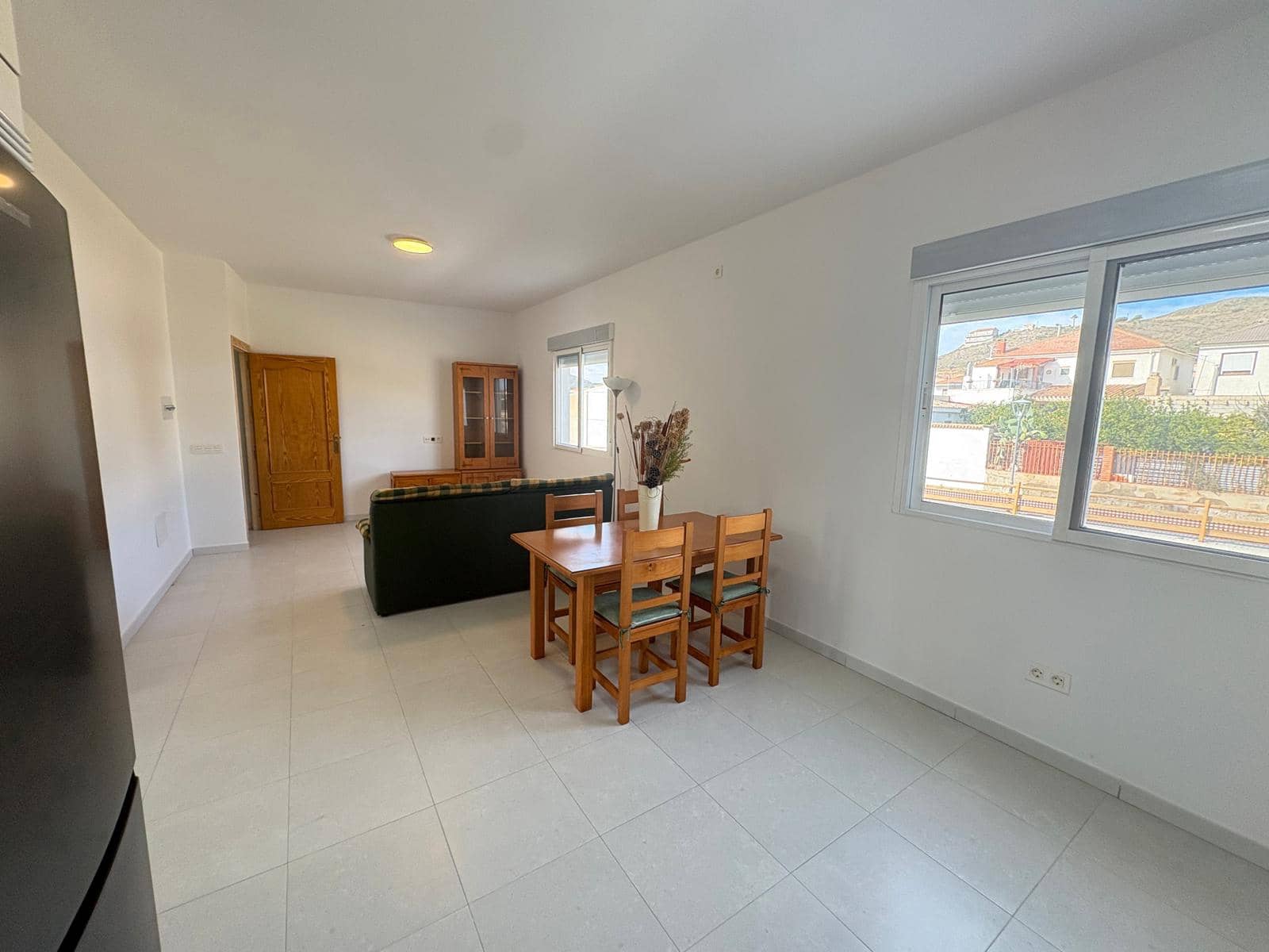 2 makuuhuone Omakotitalo vuokrattavana paikassa Almanzora mukana 
autotalli - 700 € (Ref: 9378159)