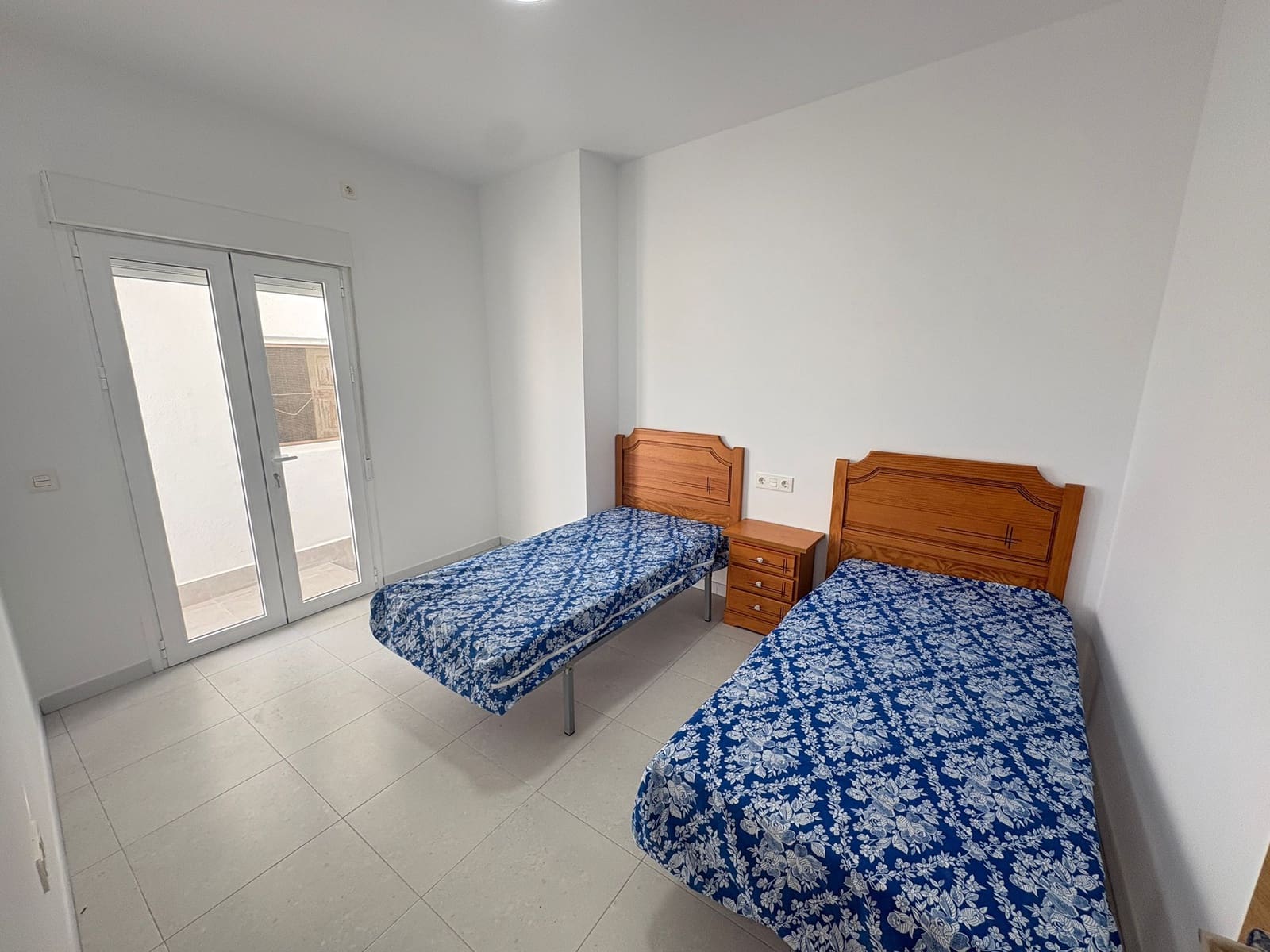 2 makuuhuone Omakotitalo vuokrattavana paikassa Almanzora mukana 
autotalli - 700 € (Ref: 9378159)