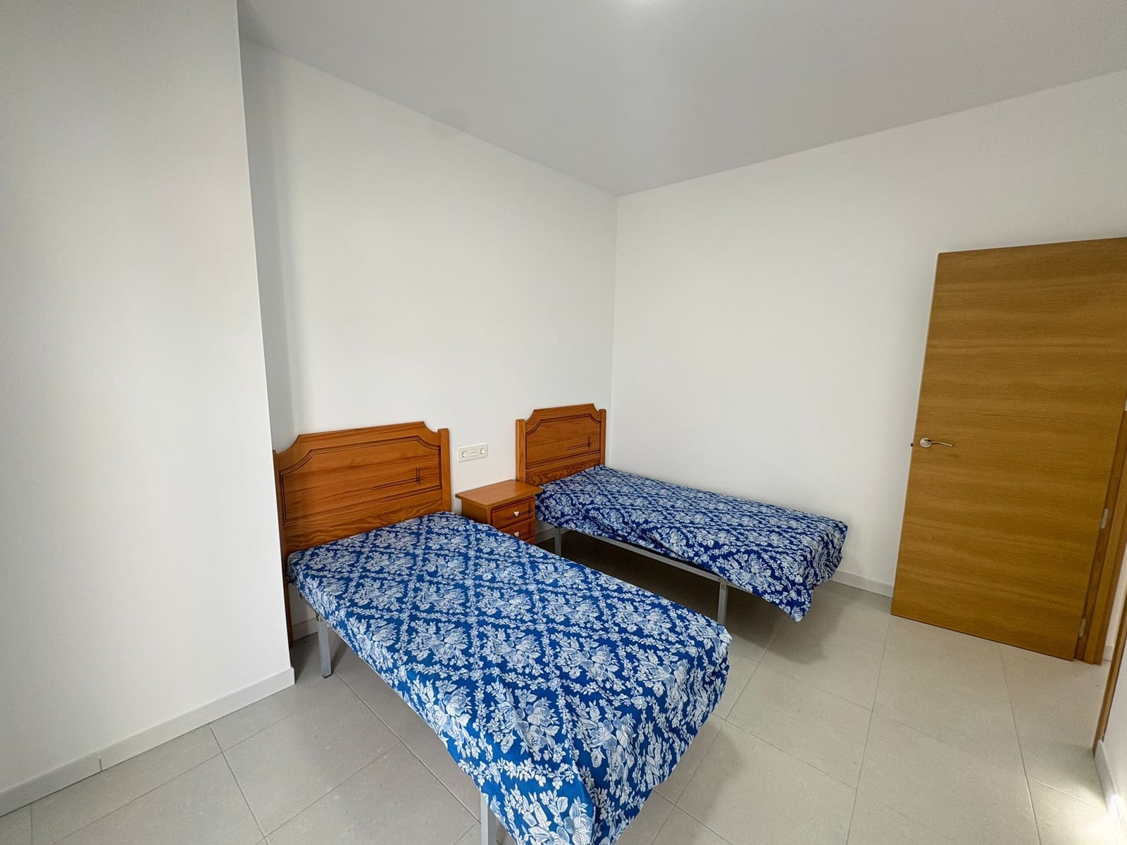 2 makuuhuone Omakotitalo vuokrattavana paikassa Almanzora mukana 
autotalli - 700 € (Ref: 9378159)