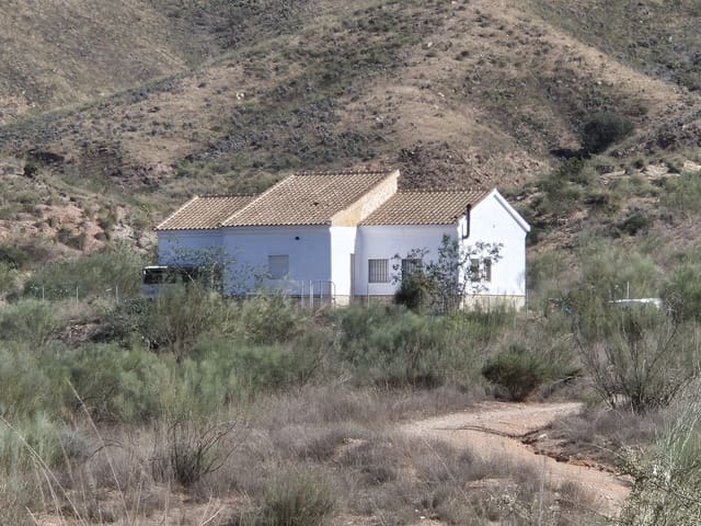 3 soveværelse Villa til leje i Almería by - € 850 (Ref: 9388489)