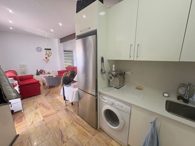 2 bedroom Apartment for rent in Almería city with garage - € 500 (Ref: 9399749)