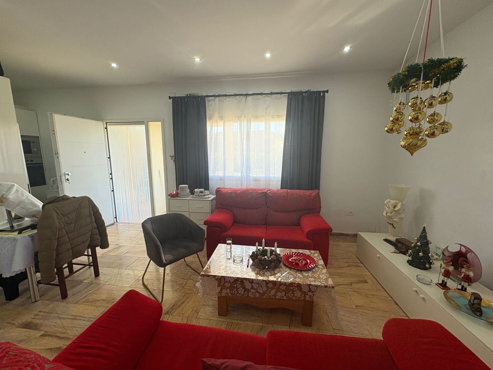 2 soveværelse Lejlighed til leje i Almeria by med garage - € 500 (Ref: 9399749)