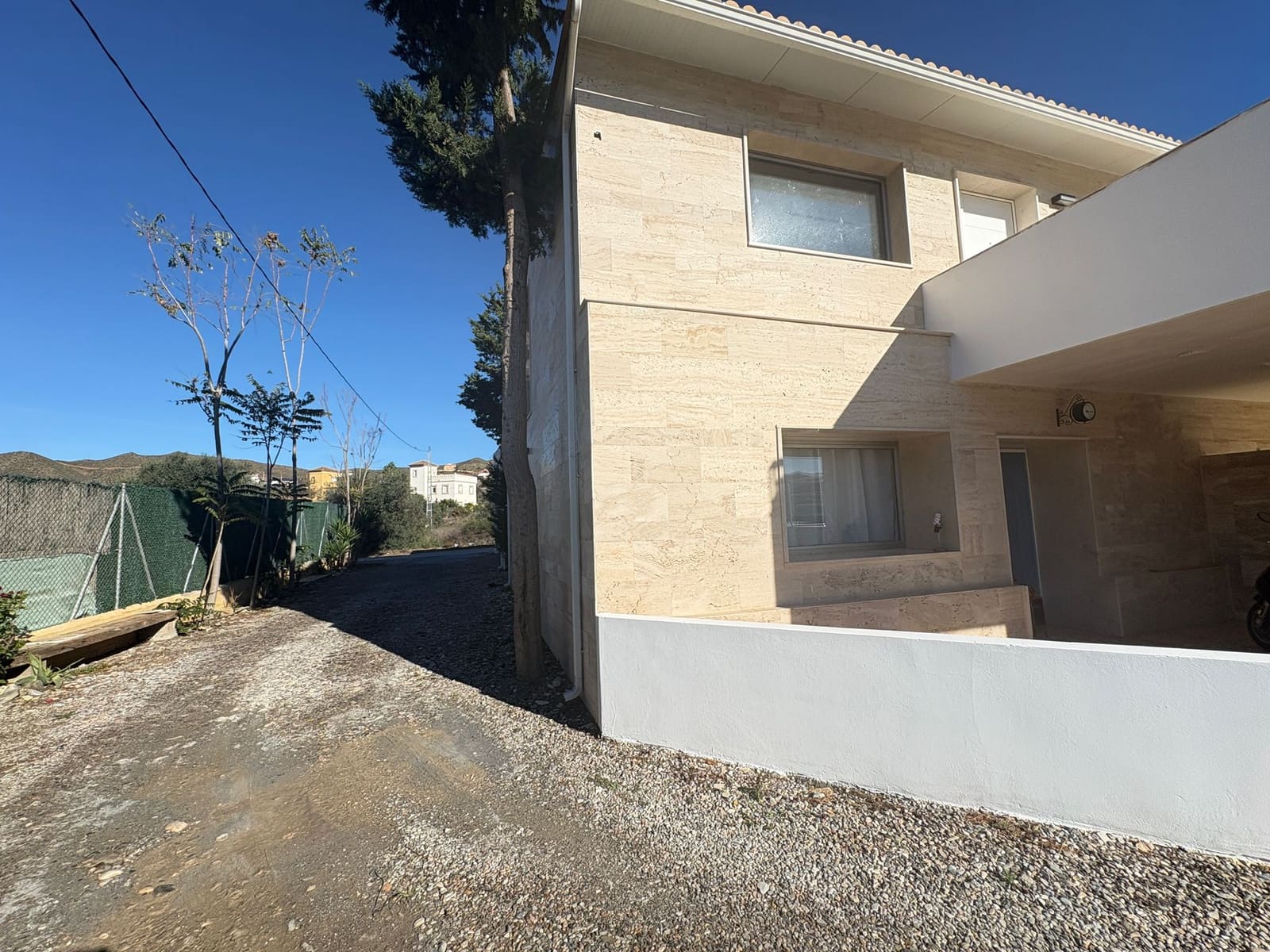 2 soveværelse Lejlighed til leje i Almeria by med garage - € 500 (Ref: 9399749)