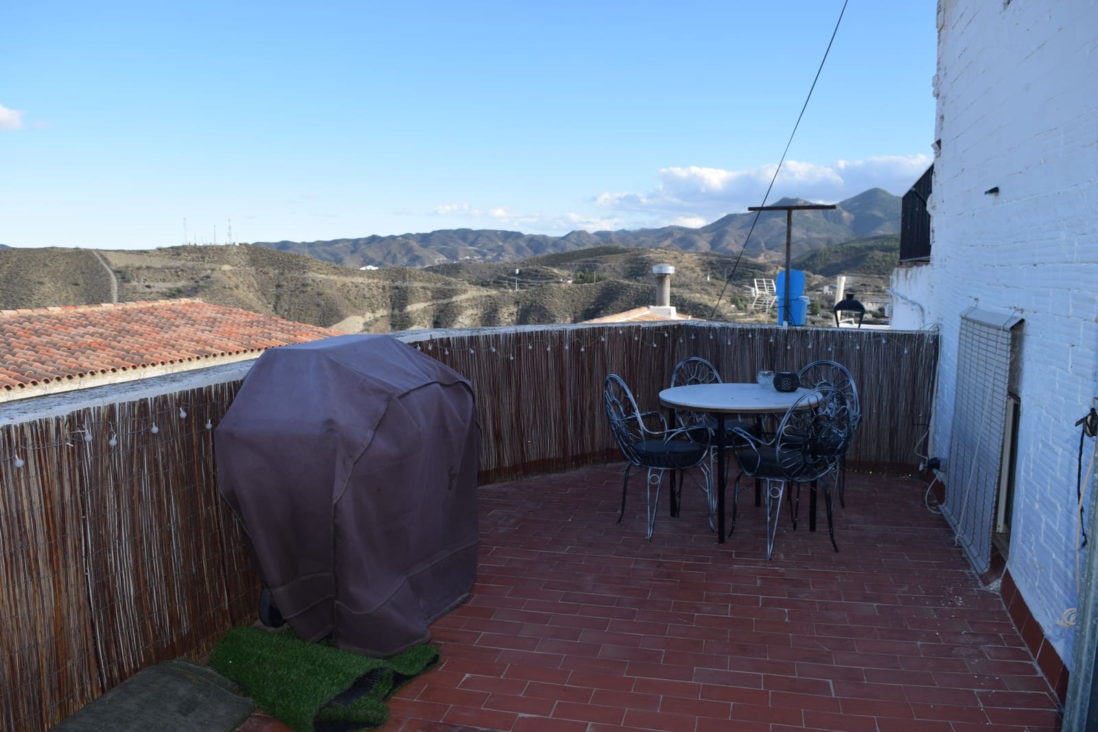 8 bedroom Townhouse for rent in Almeria city - € 500 (Ref: 9438329)