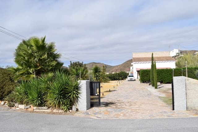 Villa/Maison Semi-Mitoyenne de 3 chambres à louer à Almanzora, Cantoria avec piscine garage - 1 400 € (Ref: 9471334)