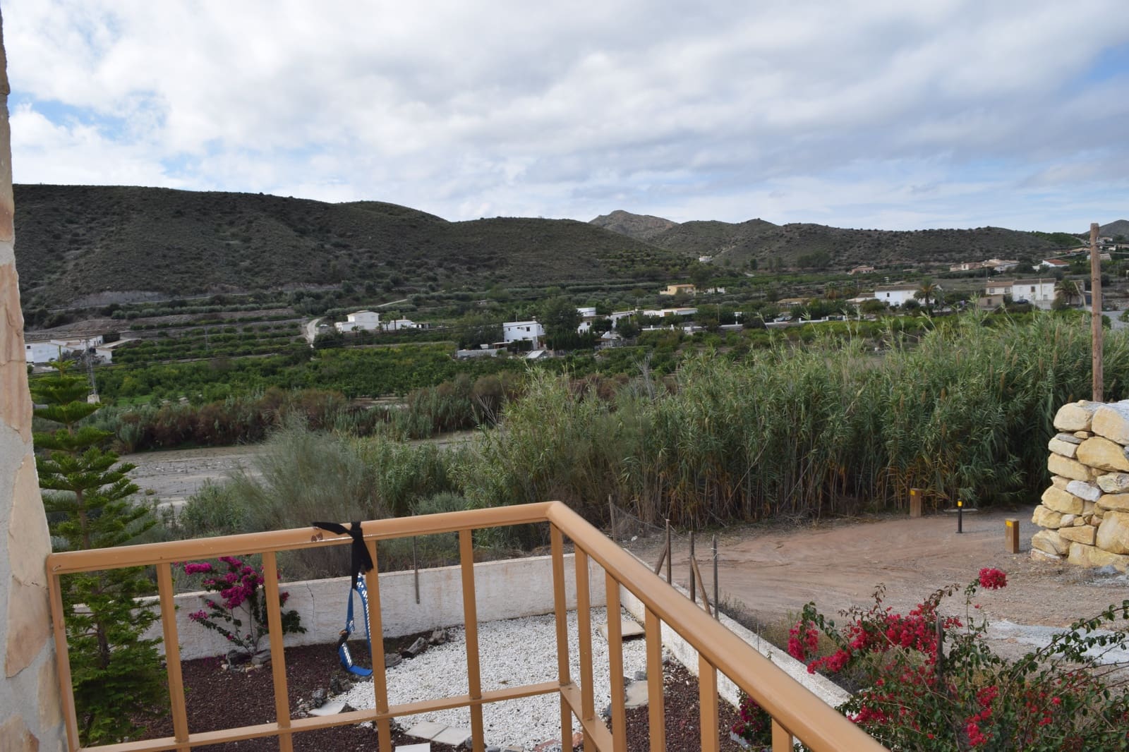 3 bedroom Semi-detached Villa for rent in Almanzora with pool garage - € 1,400 (Ref: 9471334)