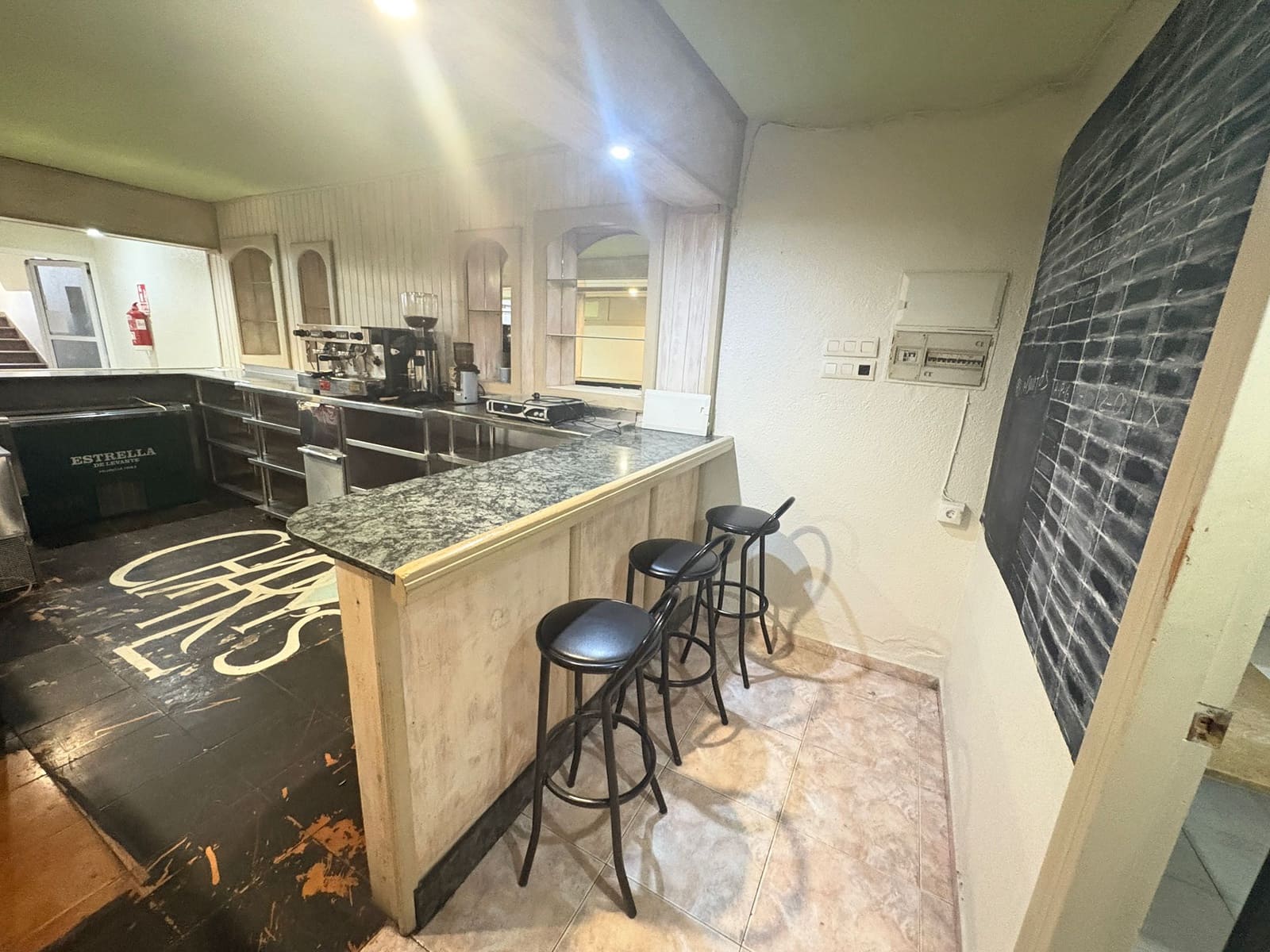 Business for rent in Cantoria - € 500 (Ref: 9516318)