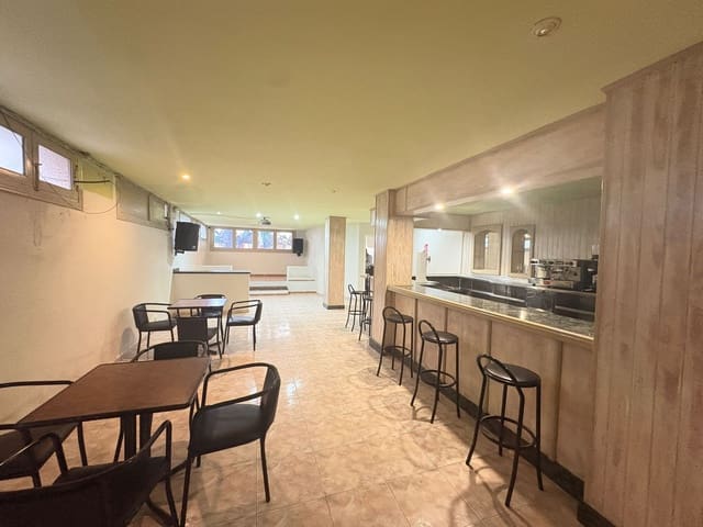 Bedrijf te huur in Cantoria - € 500 (Ref: 9516318)