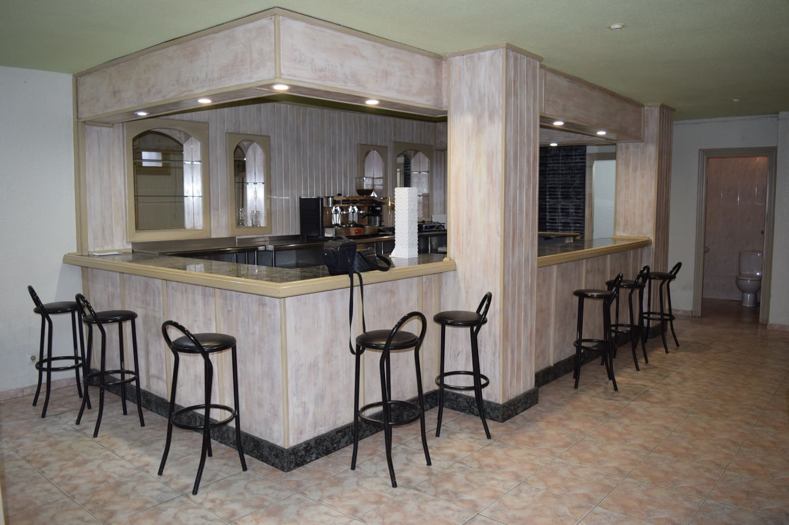 Business for rent in Cantoria - € 500 (Ref: 9516318)