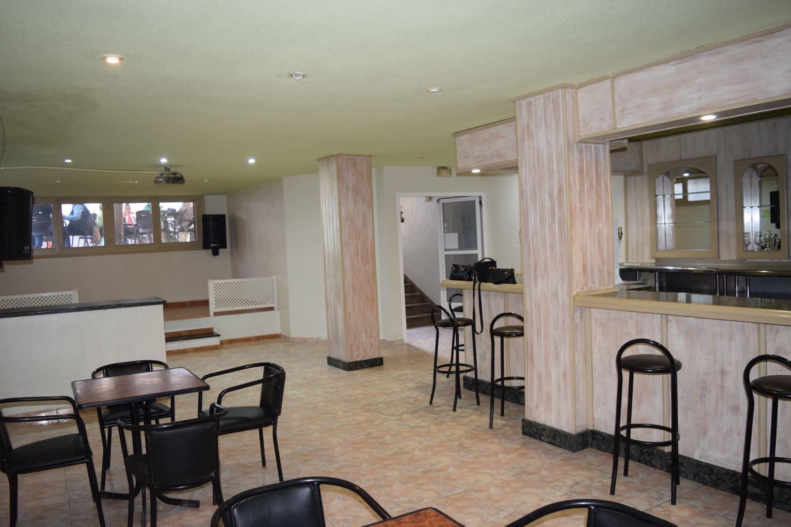 Business for rent in Cantoria - € 500 (Ref: 9516318)