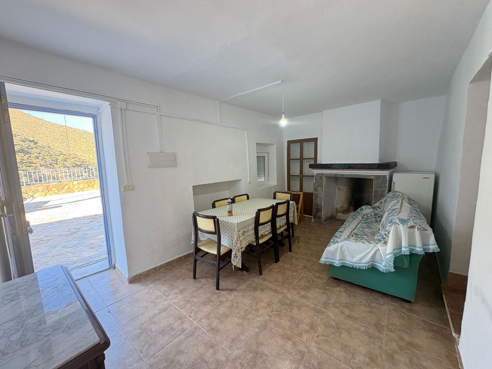 Maison de Ville de 3 chambres à louer à Chercos - 600 € (Ref: 9609898)