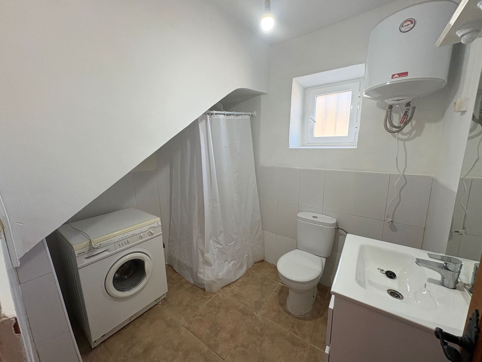 Maison de Ville de 3 chambres à louer à Chercos - 600 € (Ref: 9609898)