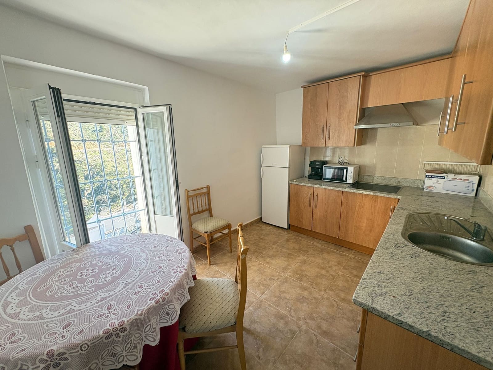 Maison de Ville de 3 chambres à louer à Chercos - 600 € (Ref: 9609898)