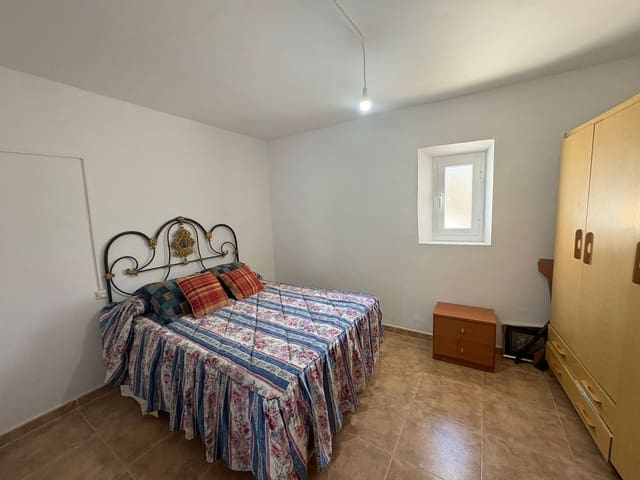 Maison de Ville de 3 chambres à louer à Chercos - 600 € (Ref: 9609898)