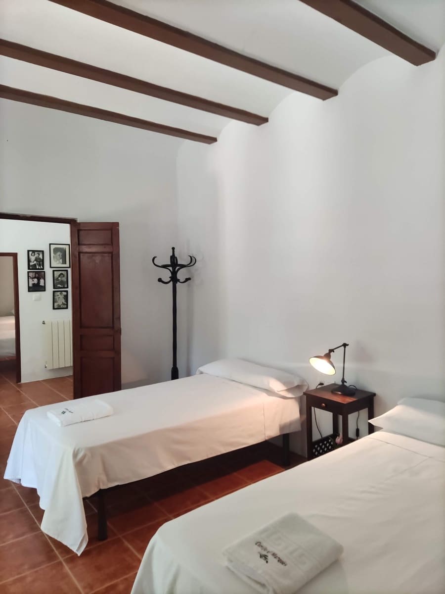 6 bedroom Finca/Country House for rent in Chercos with pool - € 1,600 (Ref: 9678127)